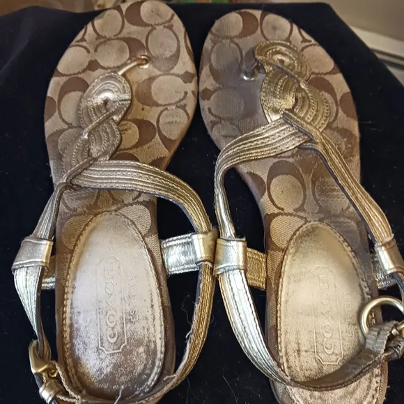 Coach Gold Metallic T-Strap Sandals sz 8 - Picture 6 of 8